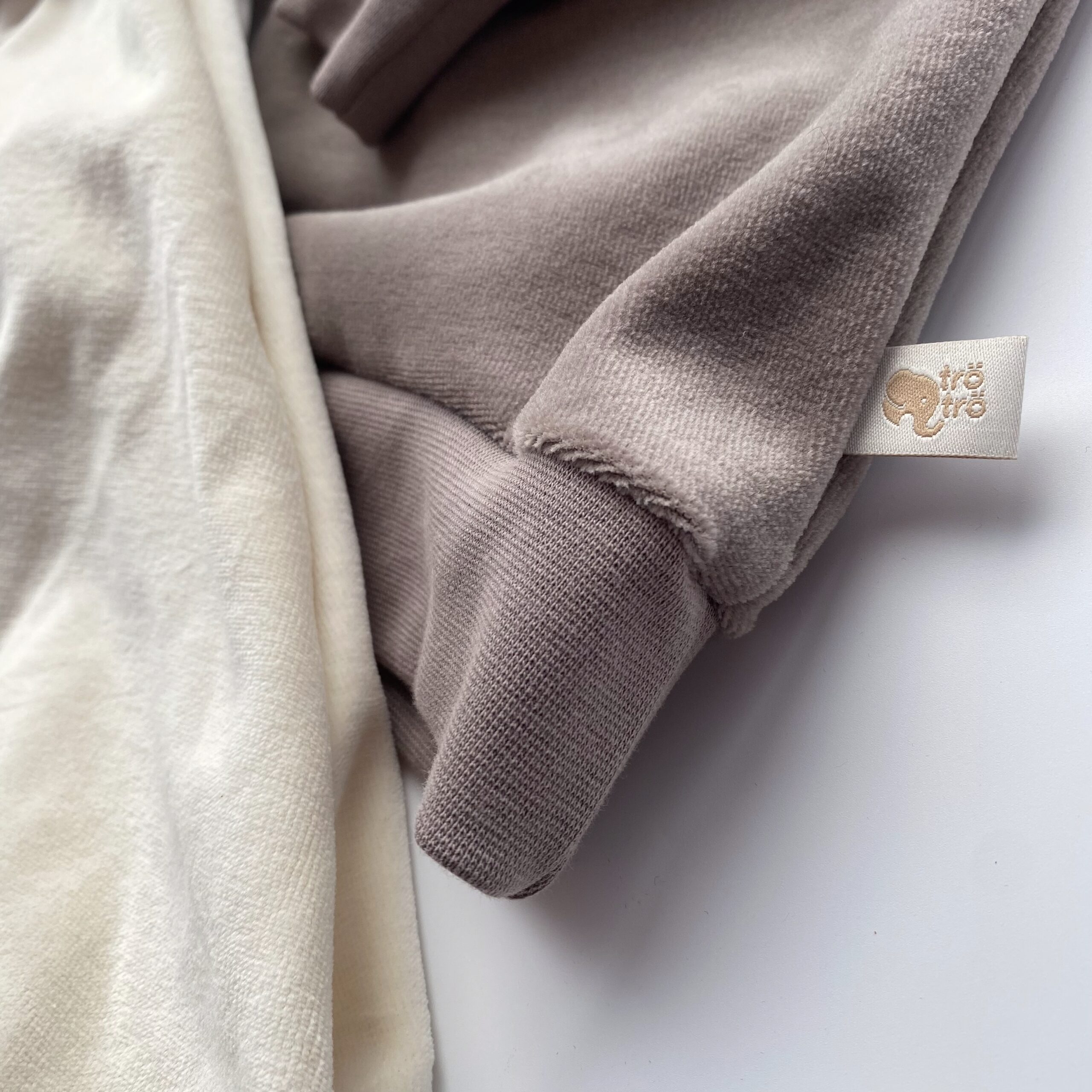 trötrö Nikki Baby Pulli & Pants – Bild 2