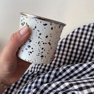 YIV Becher aus Emaille