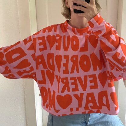 trötrö Cropped "LOVE MORE" Sweater – Bild 4