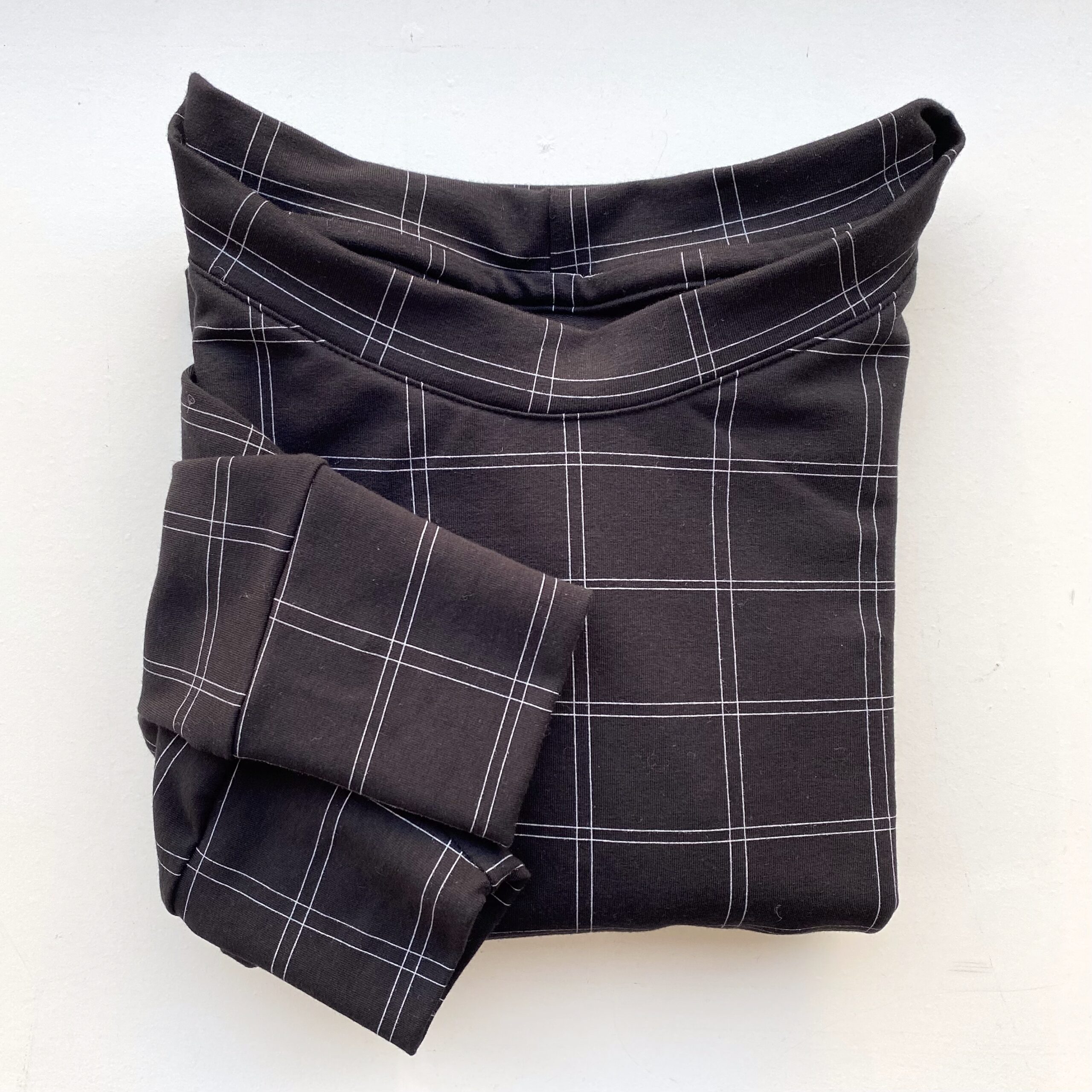 trötrö Cropped KARO Sweater