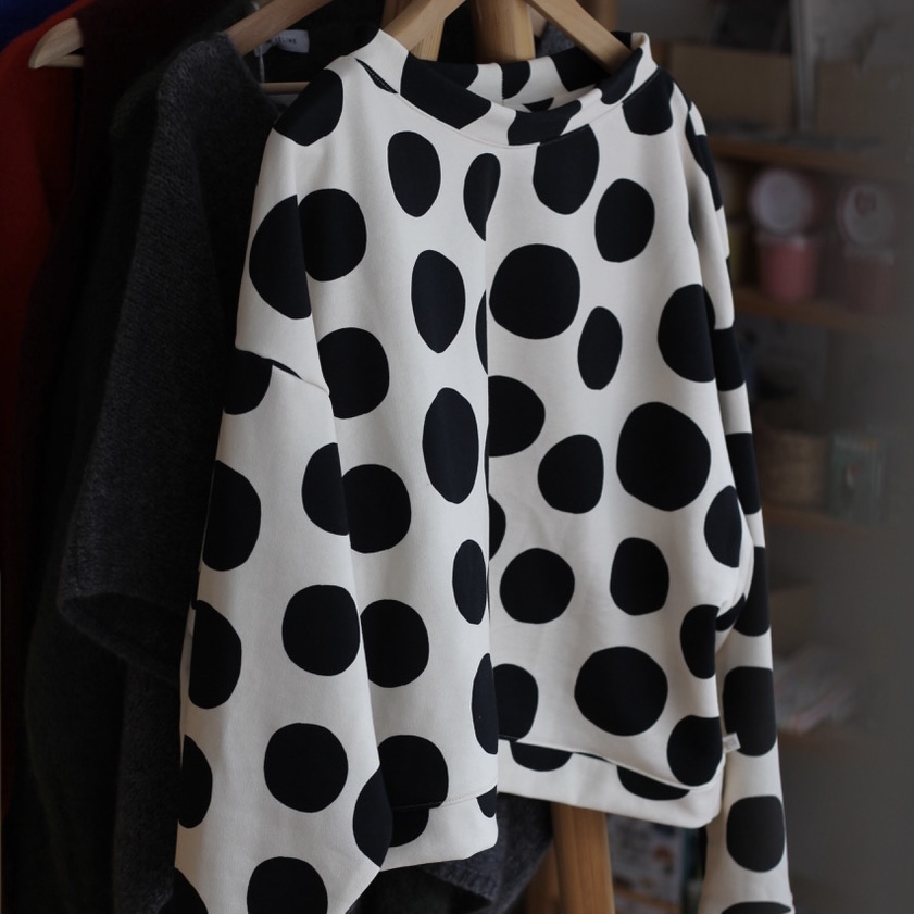 trötrö Cropped "ON POINT" Sweater