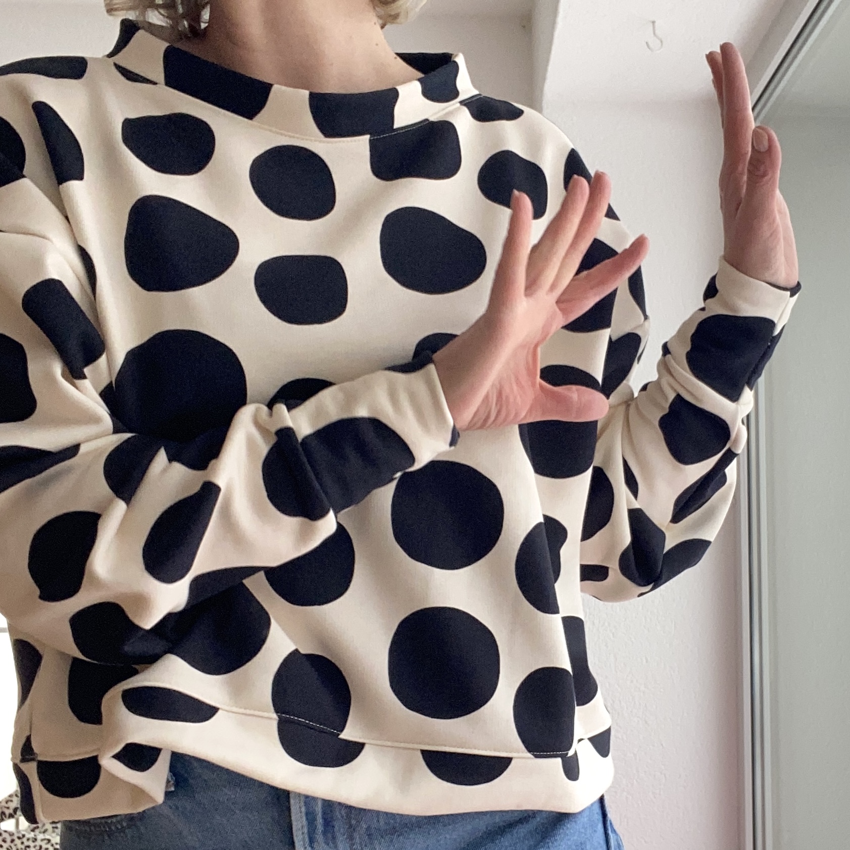 trötrö Cropped "ON POINT" Sweater – Bild 2