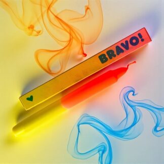 Pink Stories Kerze BRAVO